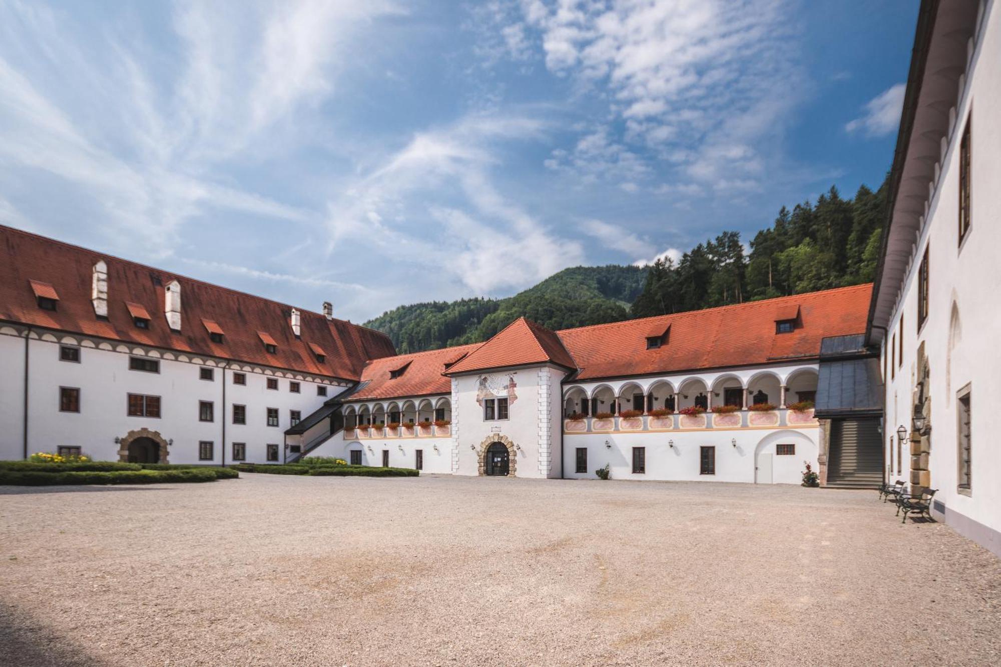 Hotel Kartause Gaming Exteriör bild