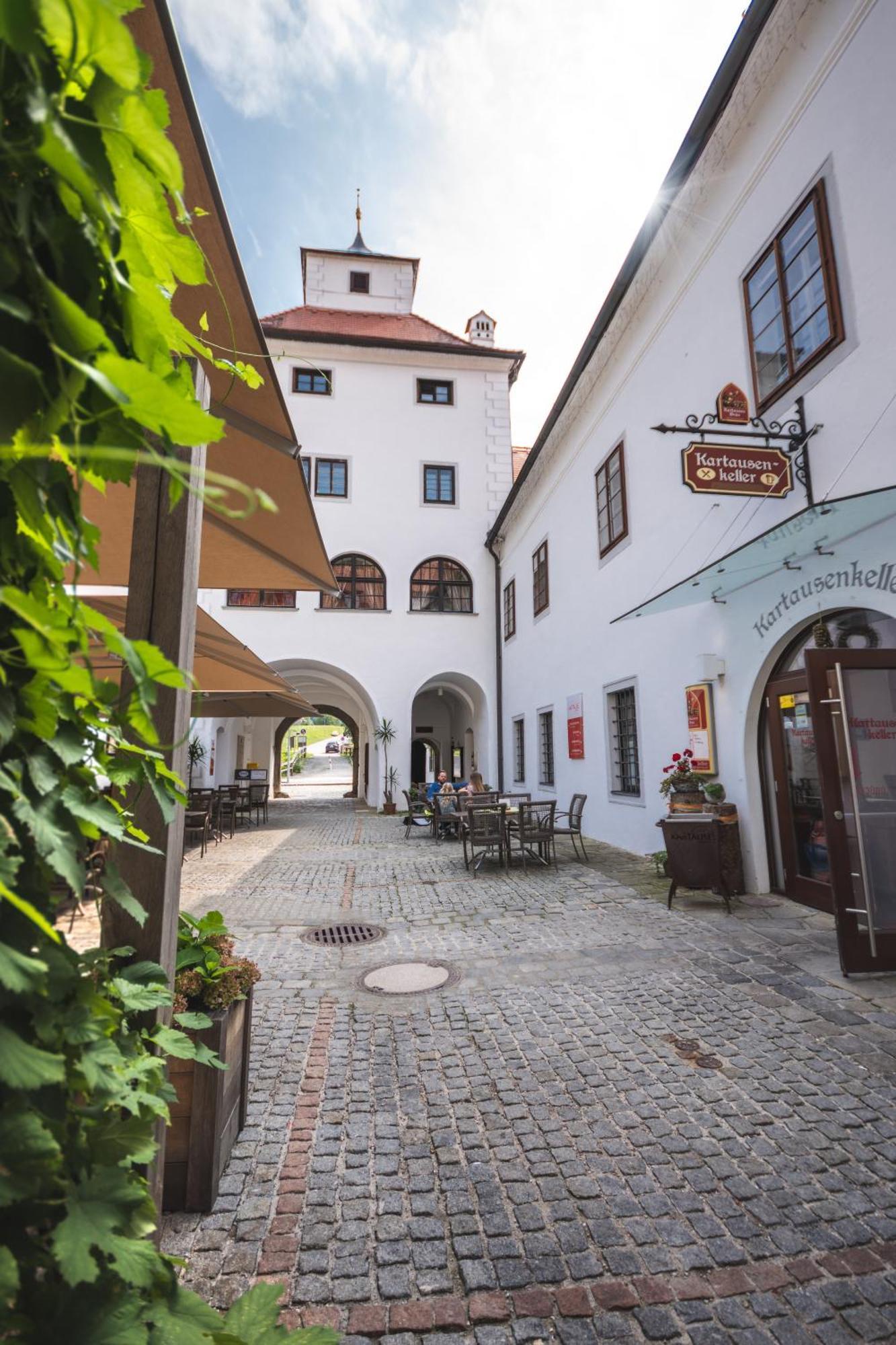 Hotel Kartause Gaming Exteriör bild